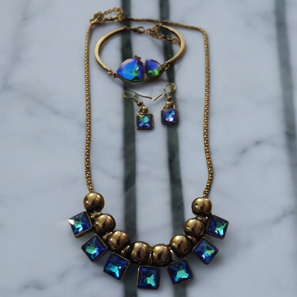 Elegant Metallic Black and Blue Jewelry Set - Picture 1 of 2